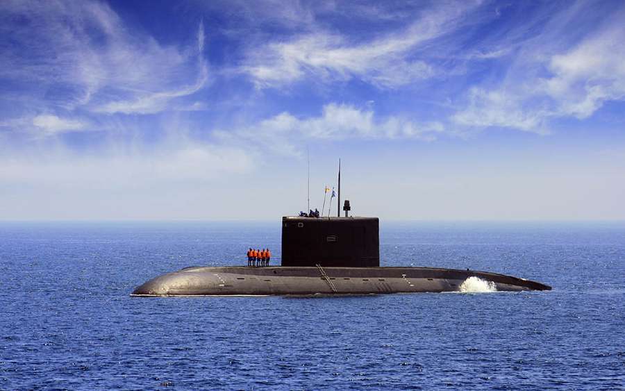 How does a Submarine Work?