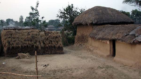 Bengali Hut. Source: Paul Ancheta; https://flic.kr/p/5PGA3F