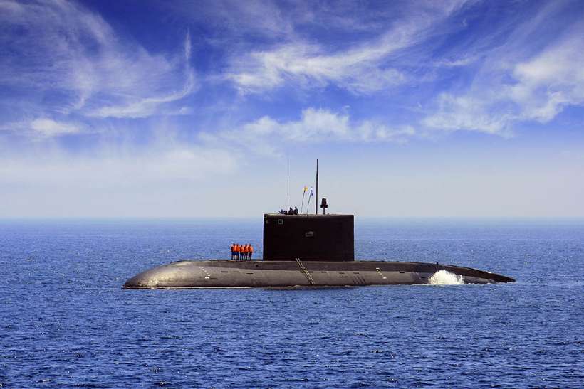 How does a Submarine Work?