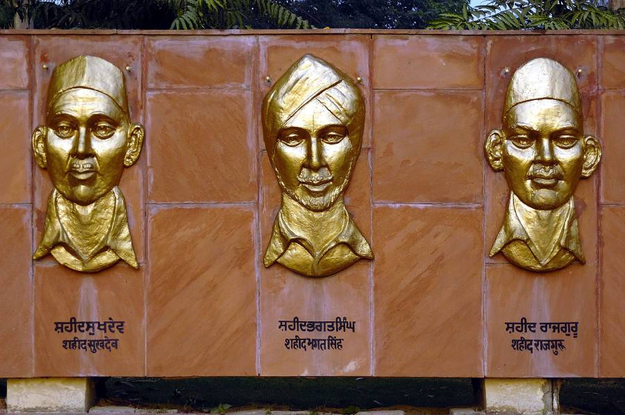 The National Martyrs Memorial built in 1968 is a memorial for Bhagat Singh, Sukhdev and Rajguru, who were cremated here in 1931 after their execution at the Lahore Jail. Source: [Giridhar Appaji Nag Y](https://www.flickr.com/photos/appaji/2204936861)