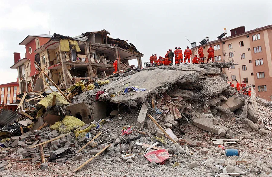 Rescue team is searching for the wounded aftter the earthquake. [Prometheus72](http://www.shutterstock.com/gallery-870892p1.html?cr=00&pl=edit-00) / [Shutterstock.com](http://www.shutterstock.com/?cr=00&pl=edit-00)