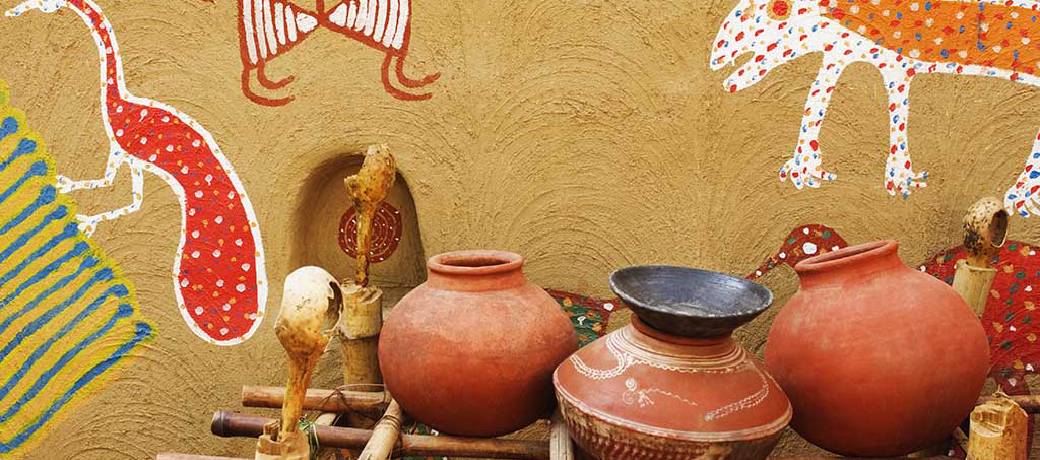 Illustration for Why does water stay cool in earthen clay pots?