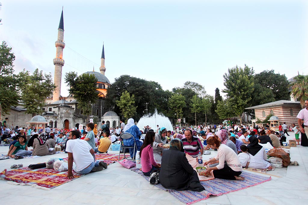 People waiting for Iftar